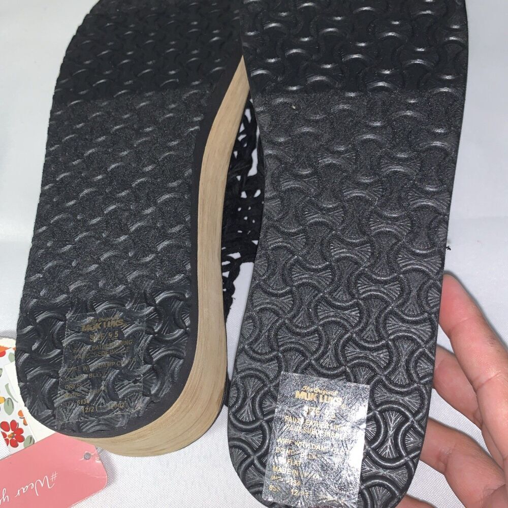 Women’s MukLuks Lightweight Black Wedge Sandals Shoes Size  9.5 Non-skid Outsole - Picture 13 of 13